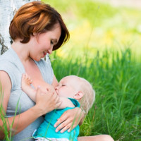 Breastfeeding In Public - Do You, Don't You?