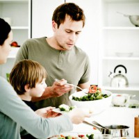 Lack of healthy choices on kids menus angers parents