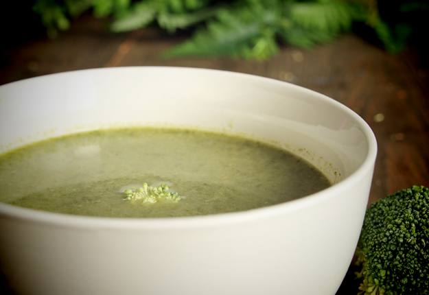 Broccoli and almond soup recipe