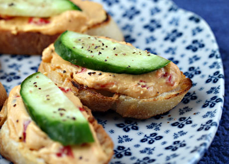 Quick and easy Hummus and Cucumber Crostini