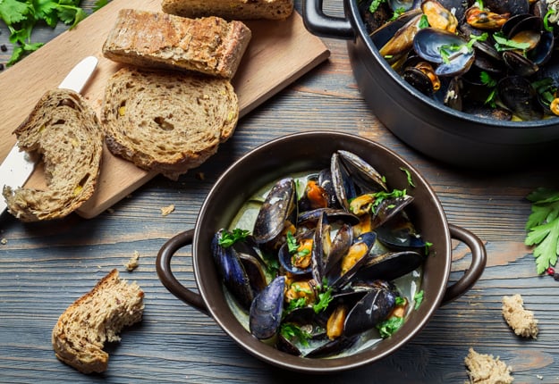 Steamed Mussels with Parsley and Bacon