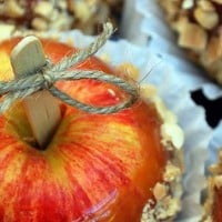 Yummy caramel apples (perfect for Halloween)