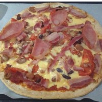 Mixed beans and bacon pizza