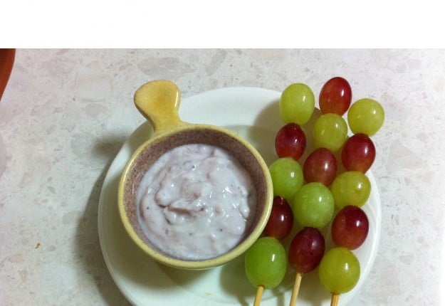 Grape Skewers with Yoghurt
