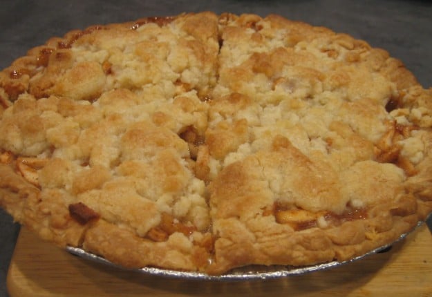 Crumble Top Apple Pie