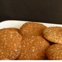 Sesame biscuits