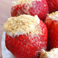 Cheesecake strawberry bites