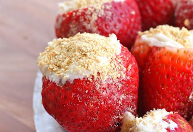 Cheesecake strawberry bites