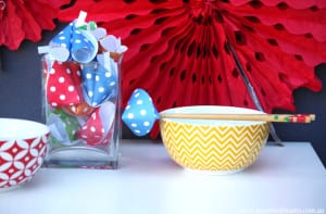 It’s always nice for kids to celebrate cultural festivities and this paper fortune cookie tutorial is perfectly timed for Chinese New Year... See how you can do this great kids craft idea yourself