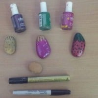 Stone Garden Art - Strawberry