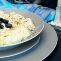 Hummus Bi Tahina (Middle Eastern Chickpeas Dip)