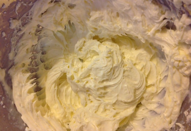 Lemon cream cheese frosting