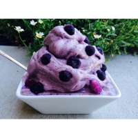 Banana berry nice cream