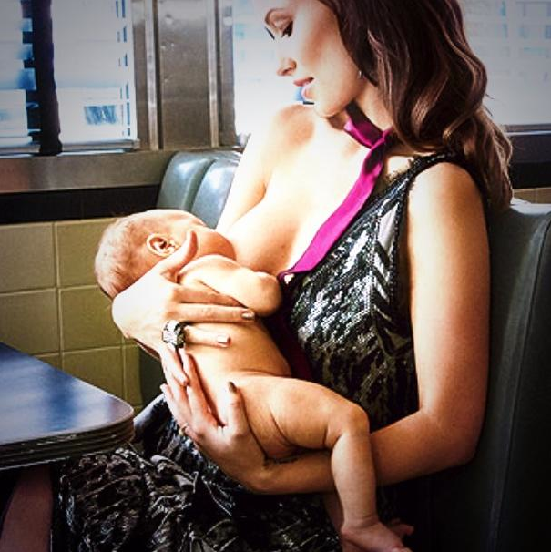 olivia-wilde-glamour-breastfeeding