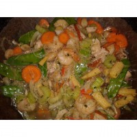 Chicken and Prawns Noodles with Honey dressing