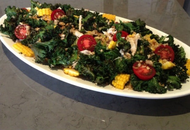 Kale, quinoa and corn salad with shredded chicken