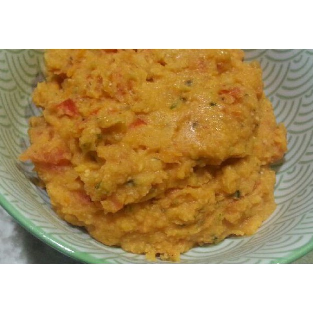 Sundried tomato and cannellini bean dip