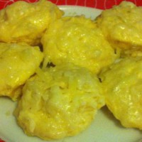 Cheesy mashed potato puffs