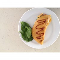 Spinach, tomato and capsicum omelette