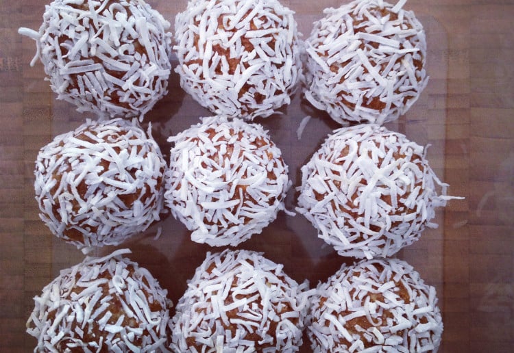 Date and almond bliss balls