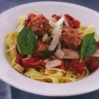 Zoe's meatballs with fettuccine and tomato sauce