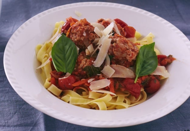Zoe’s meatballs with fettuccine and tomato sauce
