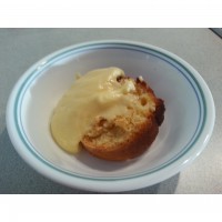 Rum cake with custard