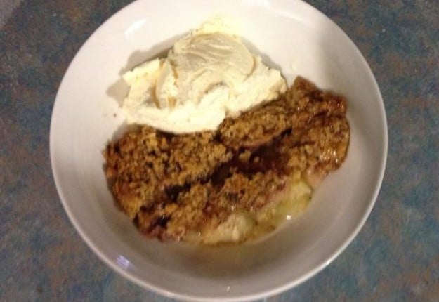 Apple crumble with a twist