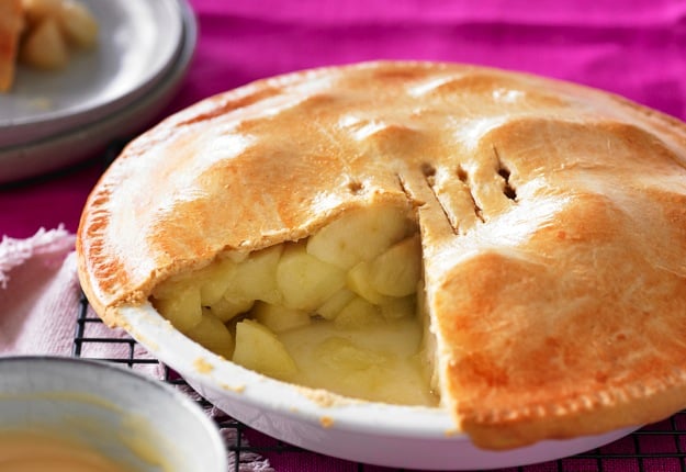 Old fashioned apple pie - Real Recipes from Mums
