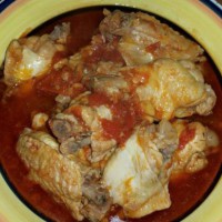 Chicken wings and tasty tomato sauce