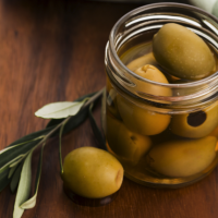 7 handy uses for olive oil