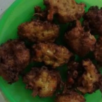 Kofta (cauliflower and carrot fritters/dumplings)