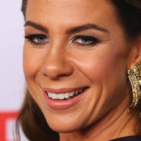 Kate Ritchie shares a tiny glimpse of Mae and her Melb Cup headwear!