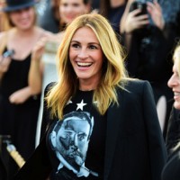 Julia Roberts poses for a rare photo with her kids!