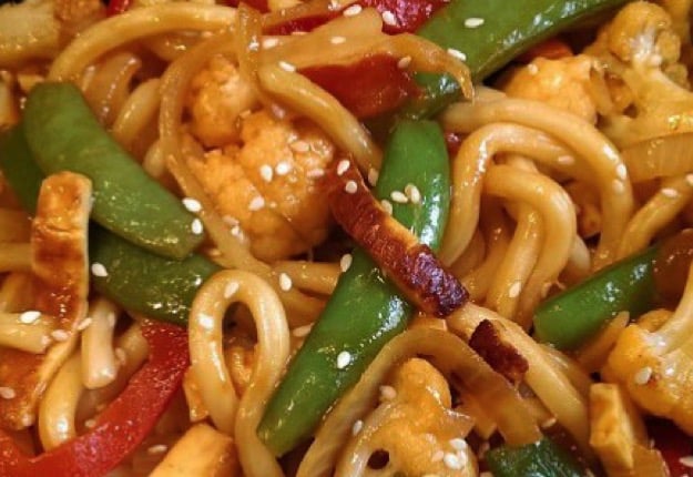 Quick veggie stir fry noodle - Real Recipes from Mums