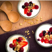 Fromage blanc with fruit crumble