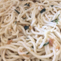 Light garlic and herb spaghetti
