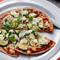 Zucchini and goats cheese pizza
