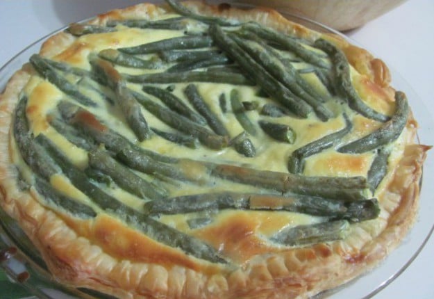 Quiche with mascarpone and green beans