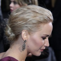 Jennifer Lawrence WOWS at the Hunger Games premier