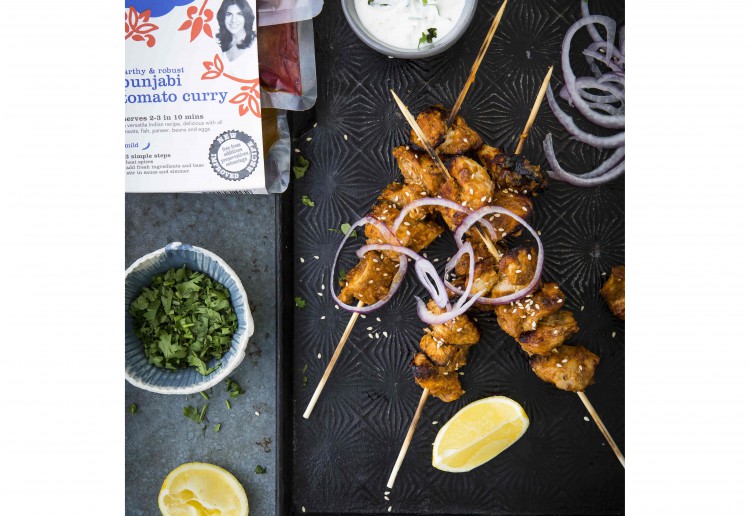 Grilled tomato chicken with a tahini yoghurt and coriander dip