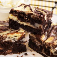 Chocolate Cheesecake Swirl Brownies