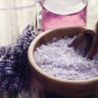 How to make your own bath salts in 5 minutes
