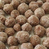 Cacao & Apricot Balls