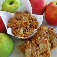 Apple muffins with apple crumble topping