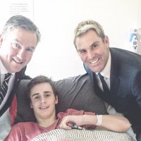 Shane Warne gives $340,000 to paralysed teen