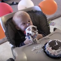 FUNNY VIDEO: Baby's First Cake!
