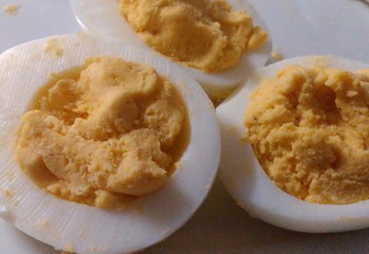 Curried deviled eggs