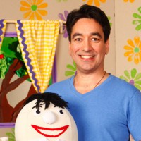 We sat down with Alex Papps to talk all things Play School!
