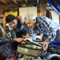 Teaching your teenagers good car maintenance habits